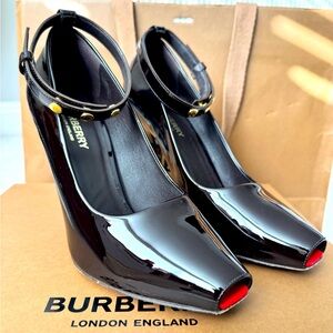 Burberry Jermyn 105 Pumps in Coffee (37)